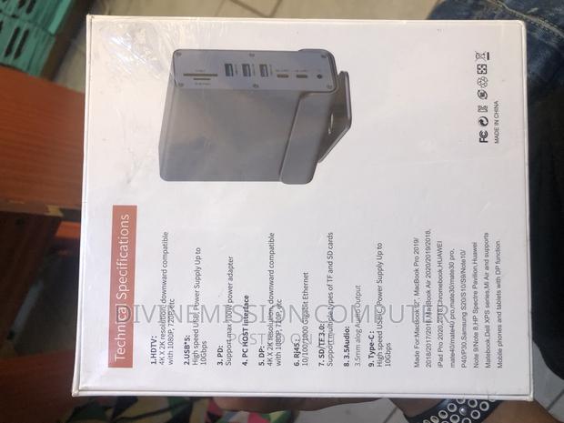 Docking Station. 16 in 1 Hub. Type C Multi- Functional Hub. · Photo 2