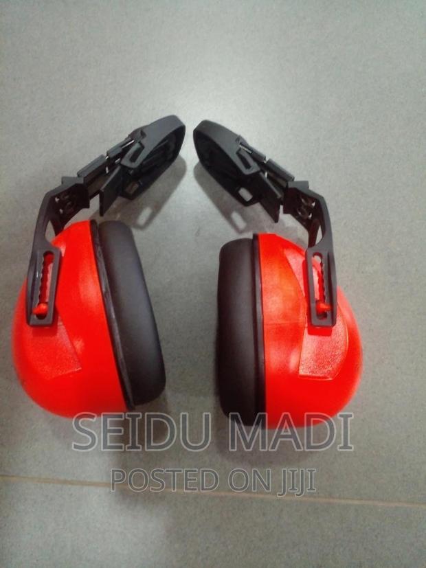 Irons Ear Muff · Photo 1