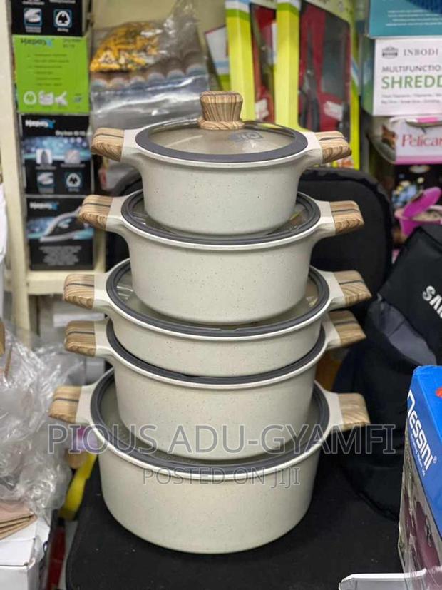 10 Pieces Luxurious Cookware Set · Photo 1