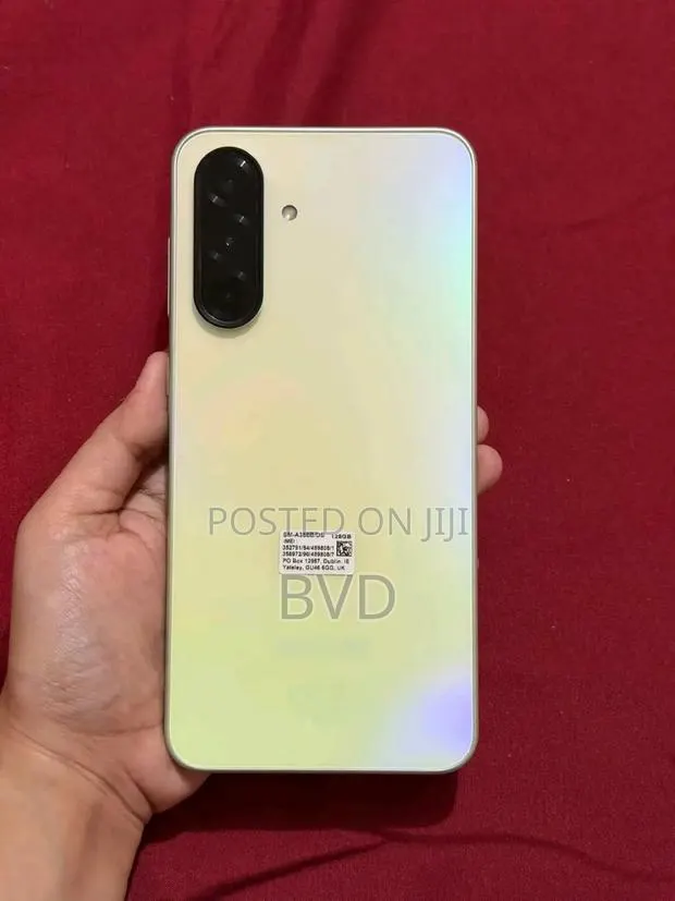 Samsung Galaxy A36 128 GB Yellow · Photo 1