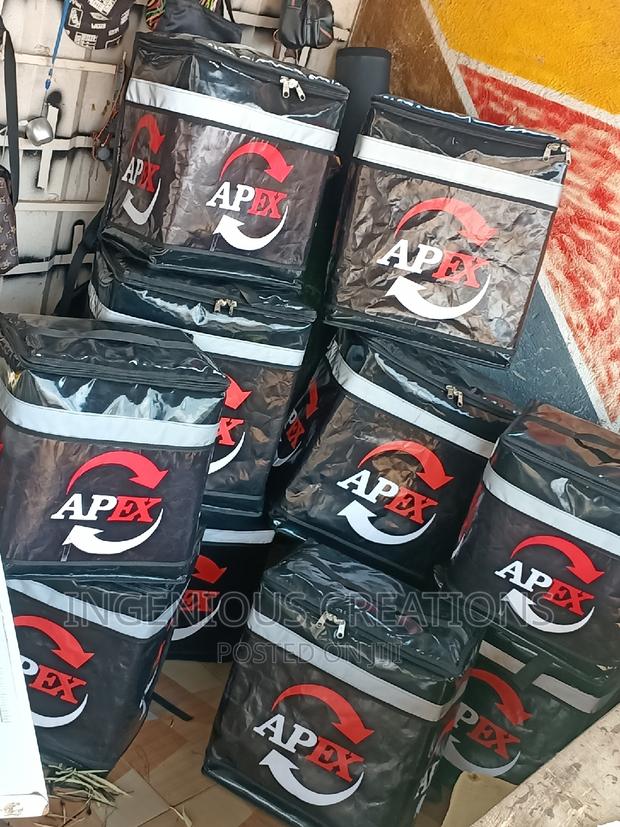 Get Your Customized Waterproof Delivery Bags · Photo 1