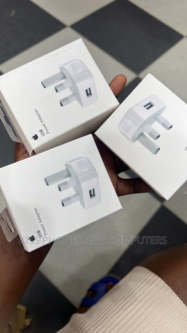 iPhone Type C Charger and USB Chargers · Photo 2