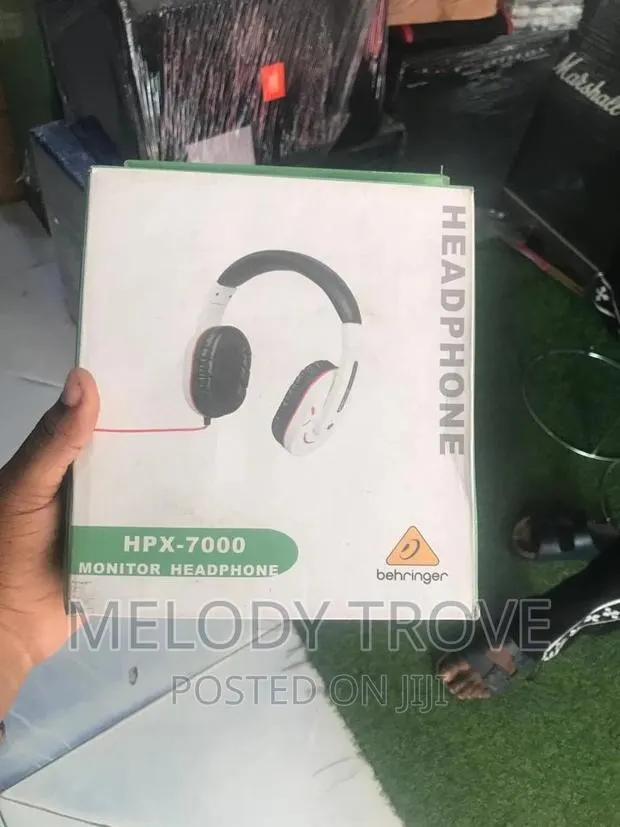 HPX 7000 Behringer Headphones · Photo 1