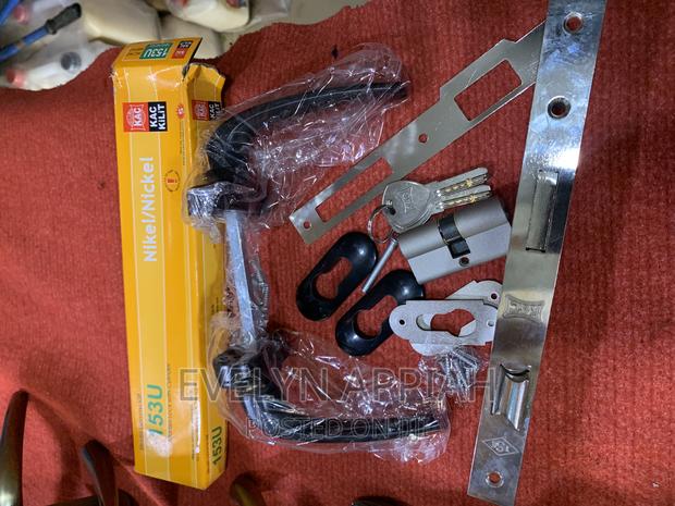 Complete Glass Door Lock · Photo 4