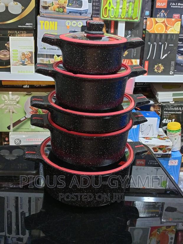 10 Piece Die Cast Cookware · Photo 1