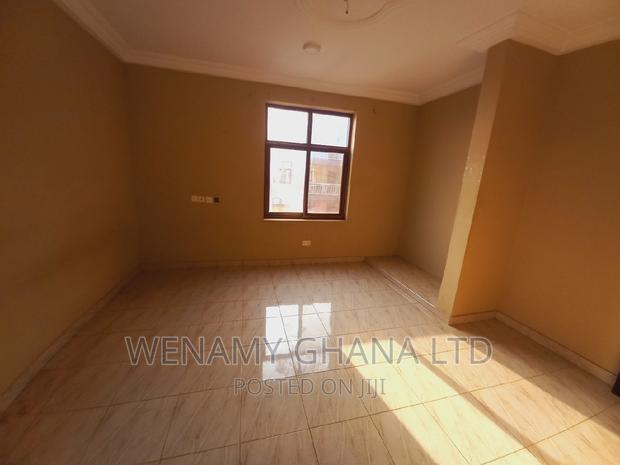 2bdrm Apartment in Community 25, Tema Metropolitan for rent · Photo 4