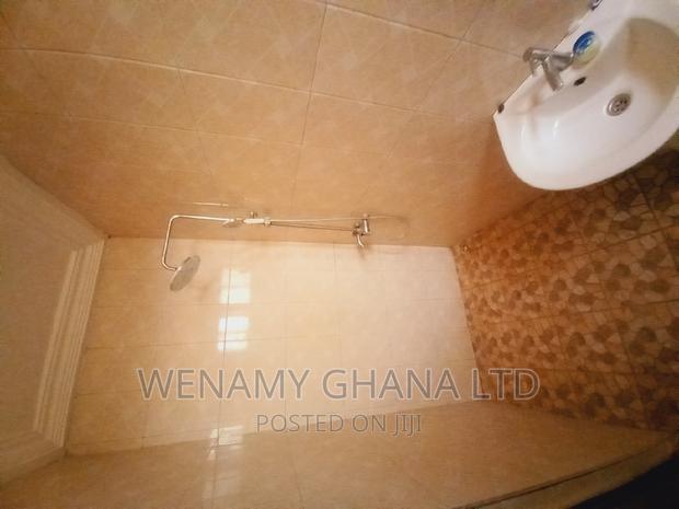 2bdrm Apartment in Community 25, Tema Metropolitan for rent · Photo 7