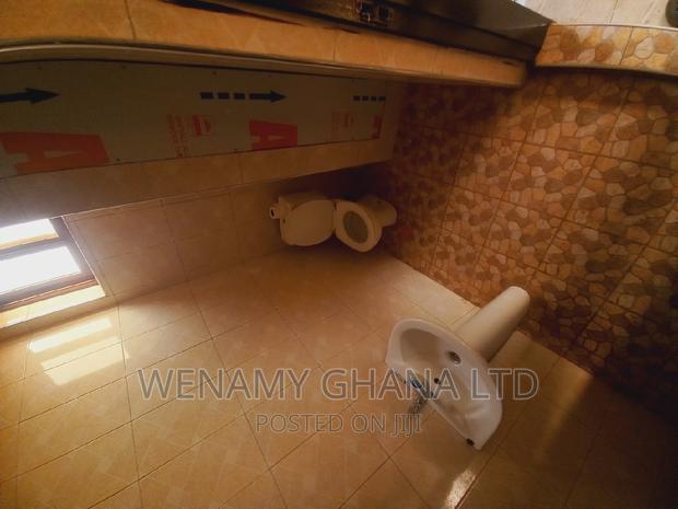 2bdrm Apartment in Community 25, Tema Metropolitan for rent · Photo 8