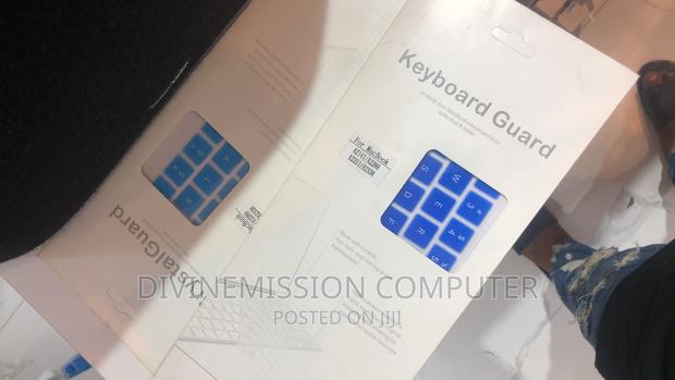 Macbook Air and Pro Keyboard Protector of Different Colors · Photo 5