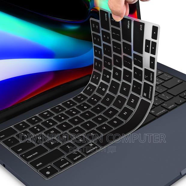 Macbook Air and Pro Keyboard Protector of Different Colors · Photo 8