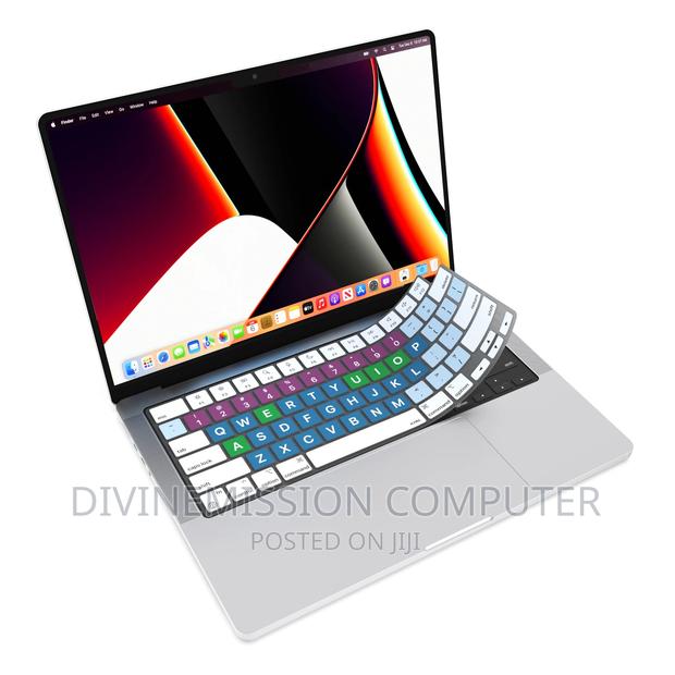Macbook Air and Pro Keyboard Protector of Different Colors · Photo 7
