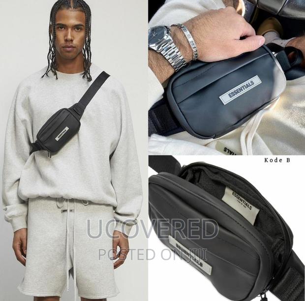 Essential Unisex Side Bag · Photo 6
