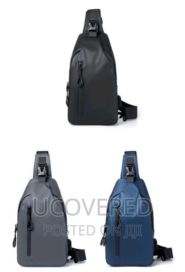 Casual Waterproof Chest Bag · Photo 2
