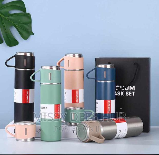Vaccum Flask With 2 Cups · Photo 2
