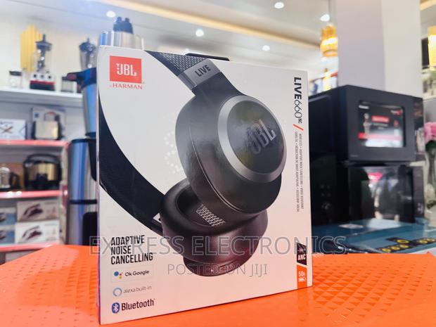 Glossy Black Sound Quality JBL Live 660 Headphones · Photo 1