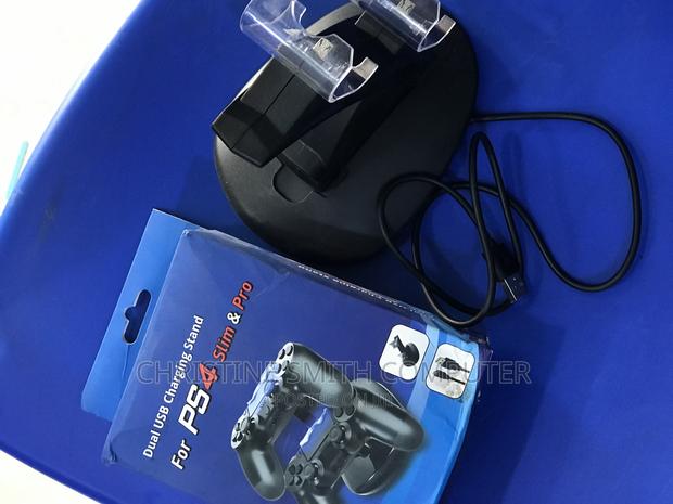 PS4 Fast Charging Stand · Photo 3
