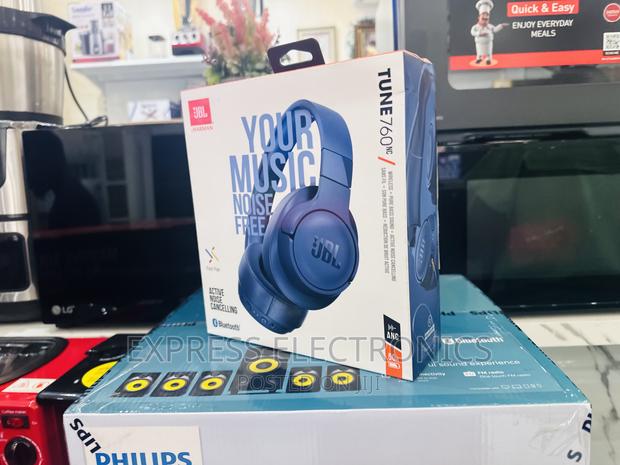 Neatly Sealed Headphones JBL 760C Tune · Photo 1