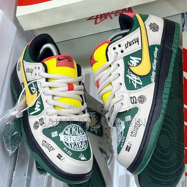 Nike Low Dunk Stussy · Photo 1