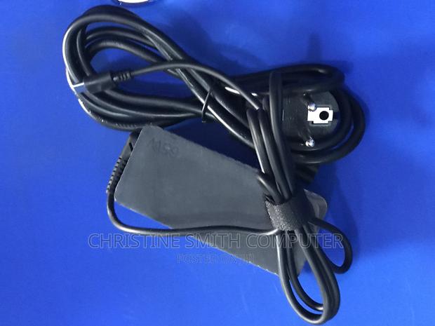 Universal Laptop Type C Charger 65w · Photo 3