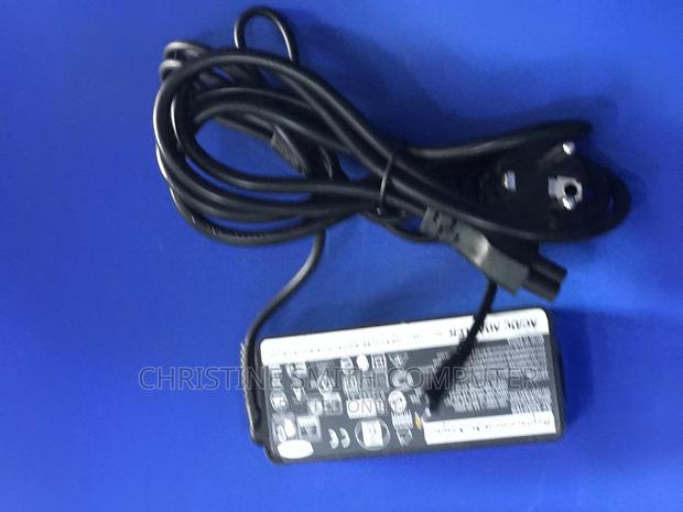 Universal Laptop Type C Charger 65w · Photo 2