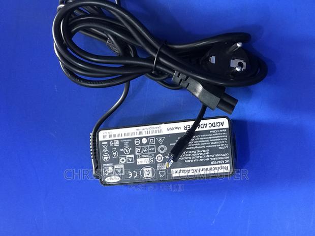 Universal Laptop Type C Charger 65w · Photo 1