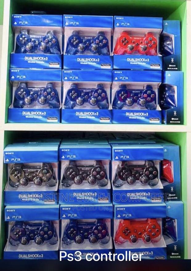 Dull Stock Wireless Controller or Ps3 Controller · Photo 2
