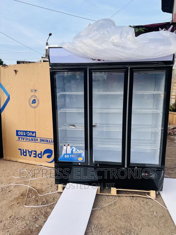 Display Refrigerator 3doors Pearl PVC-150 · Photo 1
