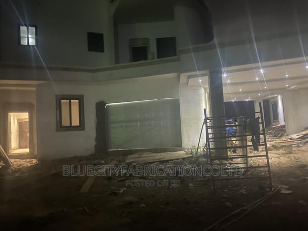 Car Automated Garage Door · Photo 2