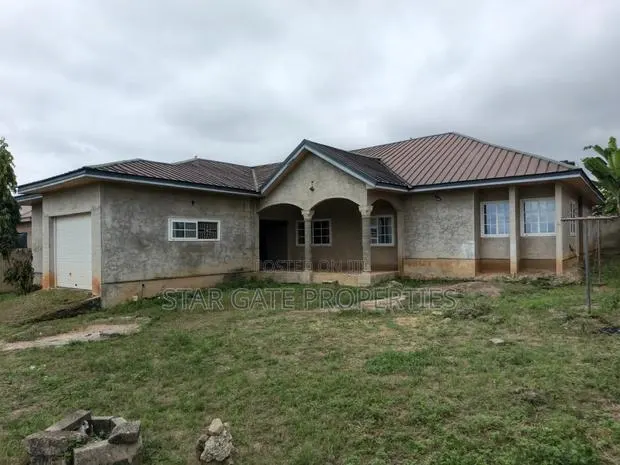 5bdrm House in Appiadu, Kumasi Metropolitan for sale · Photo 1