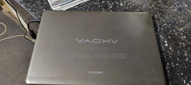 Laptop Medion Akoya P6677 8GB Intel Core I5 HDD 1T · Photo 3