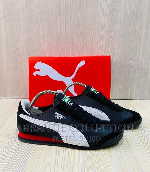 Puma Joggers · Photo 2