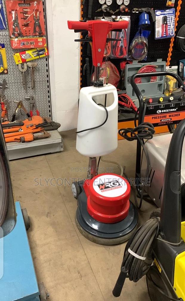 High Quality Floor Scrubber for Cleaning Services · Photo 1