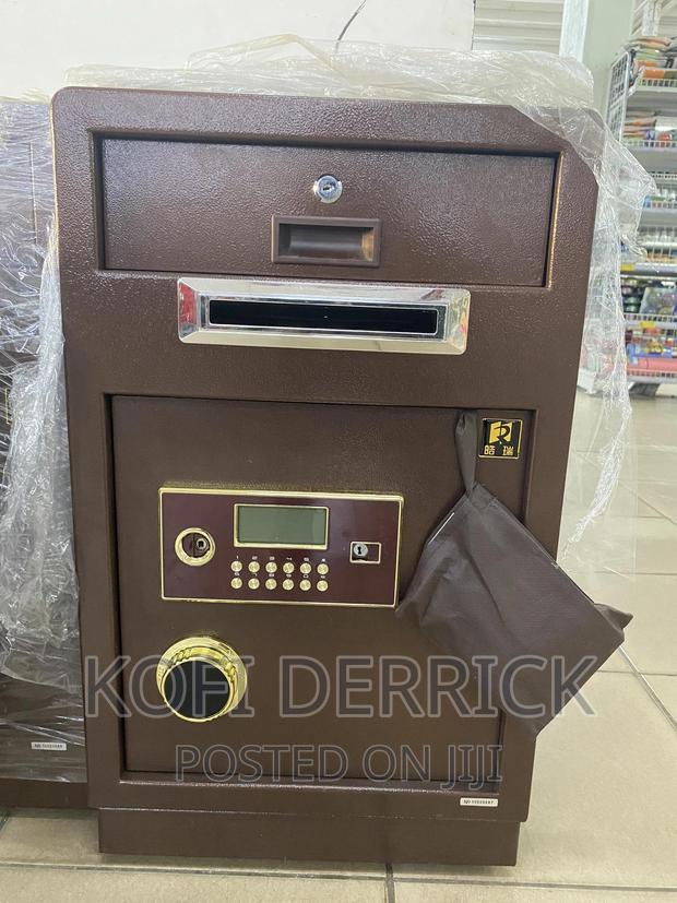 Safe Box For Valuables · Photo 1