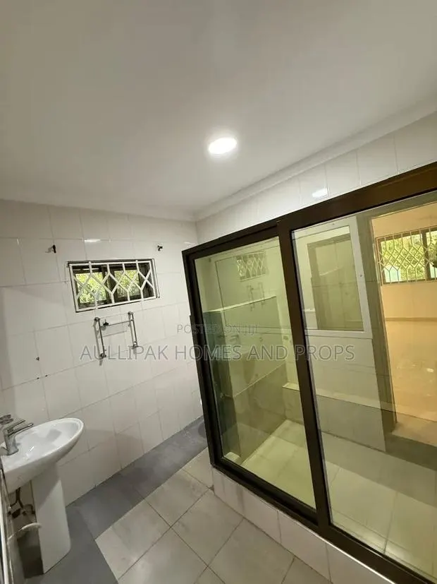 3bdrm House in Fair, Lake Side Estate for rent · Photo 1