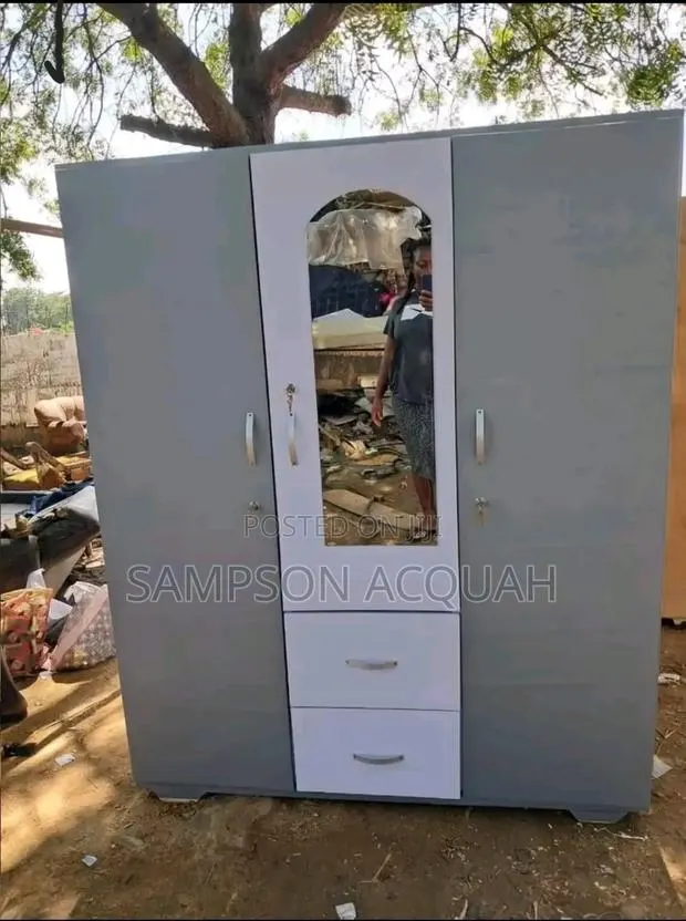 Simple And Quality 3 In 1 Wardrobe Available · Photo 1