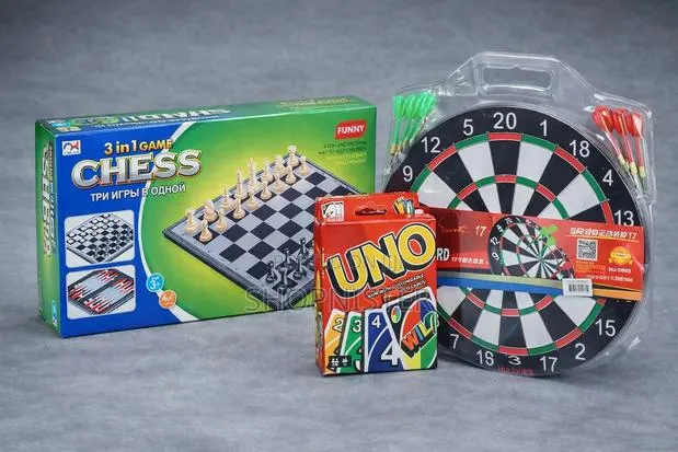 Ultimate Family Fun Bundle: 3-in-1 Chess Set + Uno + 17" Dartboard · Photo 1