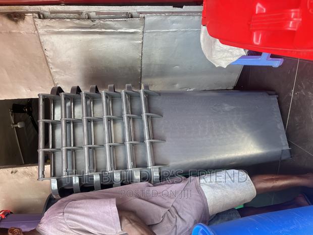 Plastic Dustbins · Photo 1