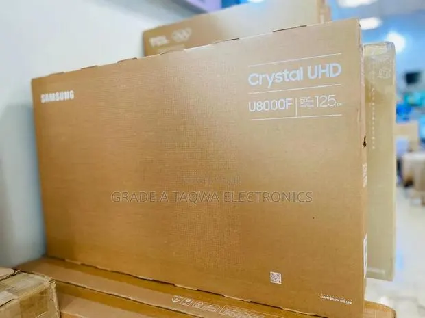 Standard LED Panel Samsung 50-Inch Crystal UHD TV · Photo 1