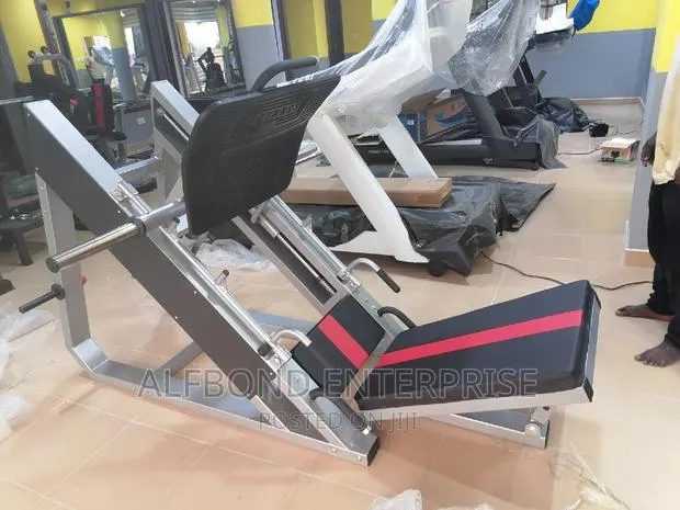 Commercial Leg Press Machine · Photo 1