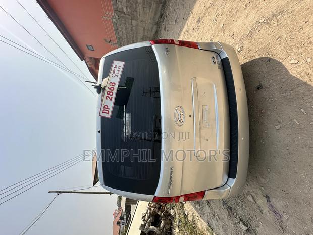 Hyundai Starex 2013 Grey · Photo 3