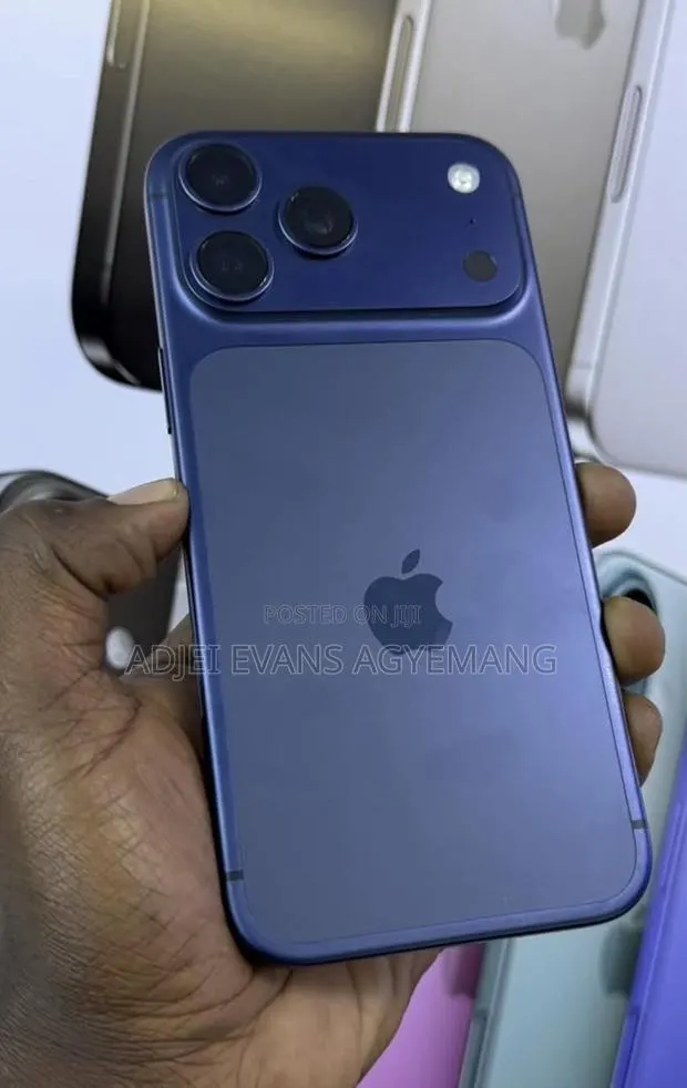 Apple iPhone 17 Pro Max 256 GB Blue · Photo 1