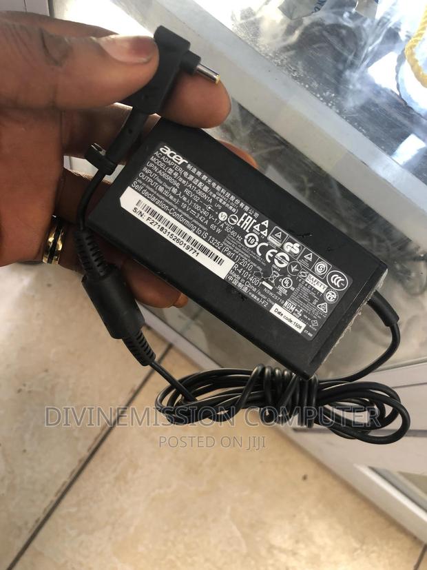Acer Small Pin Charger 19v~3.42A. UK Used · Photo 2