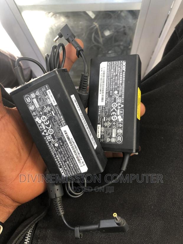 Acer Small Pin Charger 19v~3.42A. UK Used · Photo 4