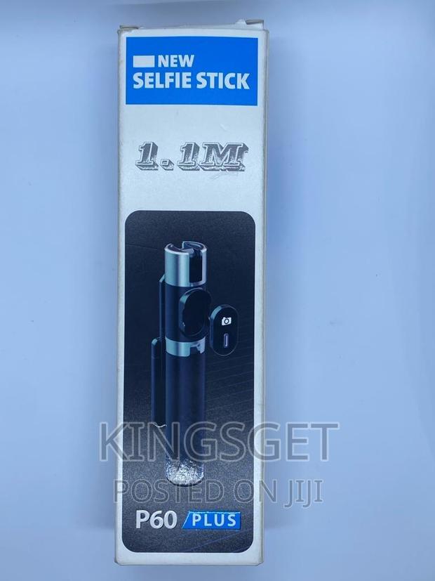 P60 Plus Selfie Stick With Two Full Fill Light · Photo 2