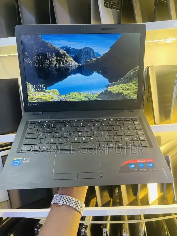 Laptop Lenovo IdeaPad 100 2GB Intel Celeron SSD 640GB · Photo 1