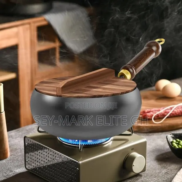 Nonstick Belly Pot With Wooden Lid · Photo 1