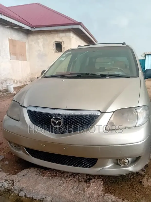 Mazda MPV 2005 Gold · Photo 1