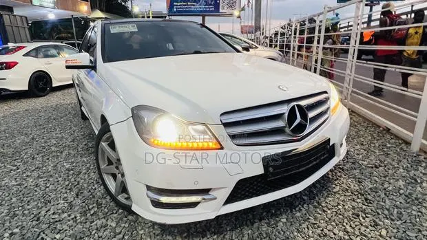Mercedes-Benz C250 2014 White · Photo 1