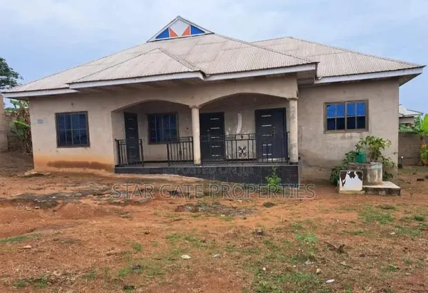 3bdrm House in Abuakwa Dkc, Kumasi Metropolitan for sale · Photo 1