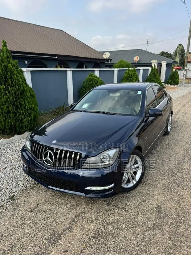 Mercedes-Benz C250 2014 Blue · Photo 1